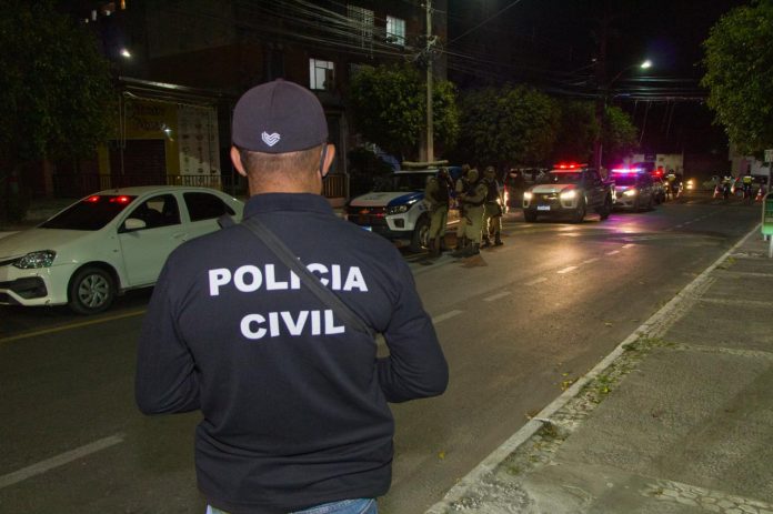Quinze pessoas são flagradas desrespeitando toque de recolher na última noite na Bahia